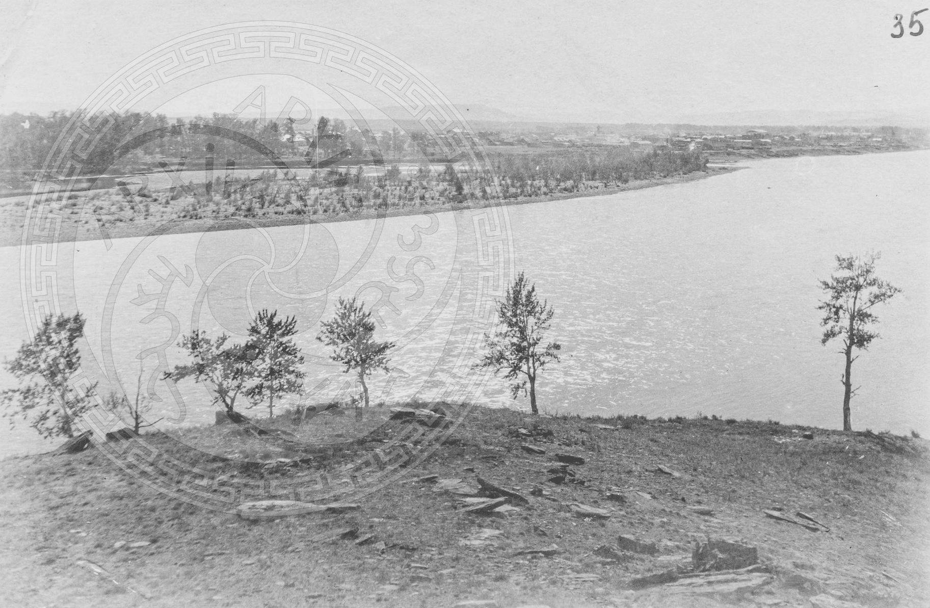 Photo 4. View of the confluence of the two Yenisei rivers (Biy-Khem, Kaa-Khem). The city of Kyzyl is visible in the distance. 1928.