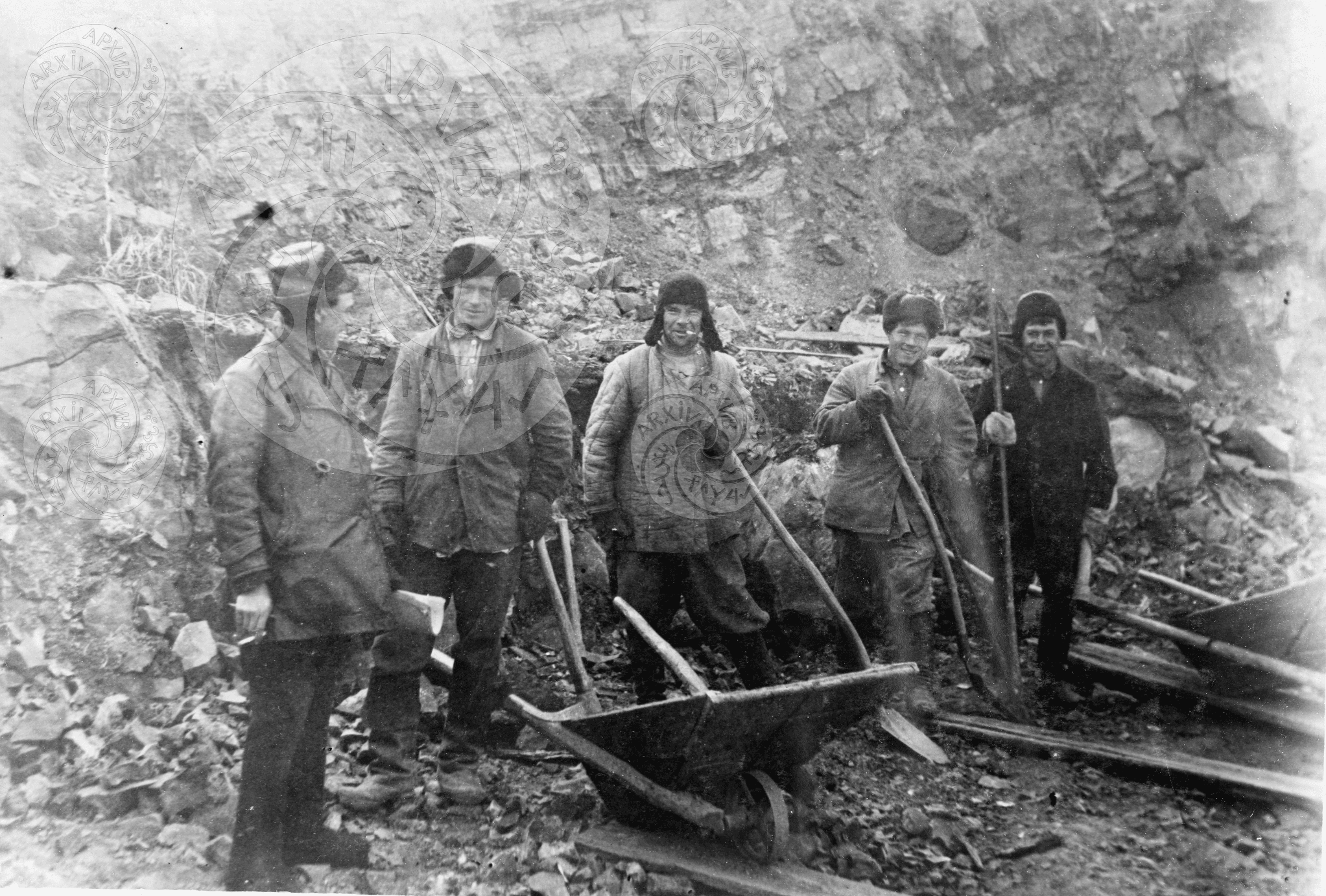 Photo 11. Russian workers on the road construction. 1933.