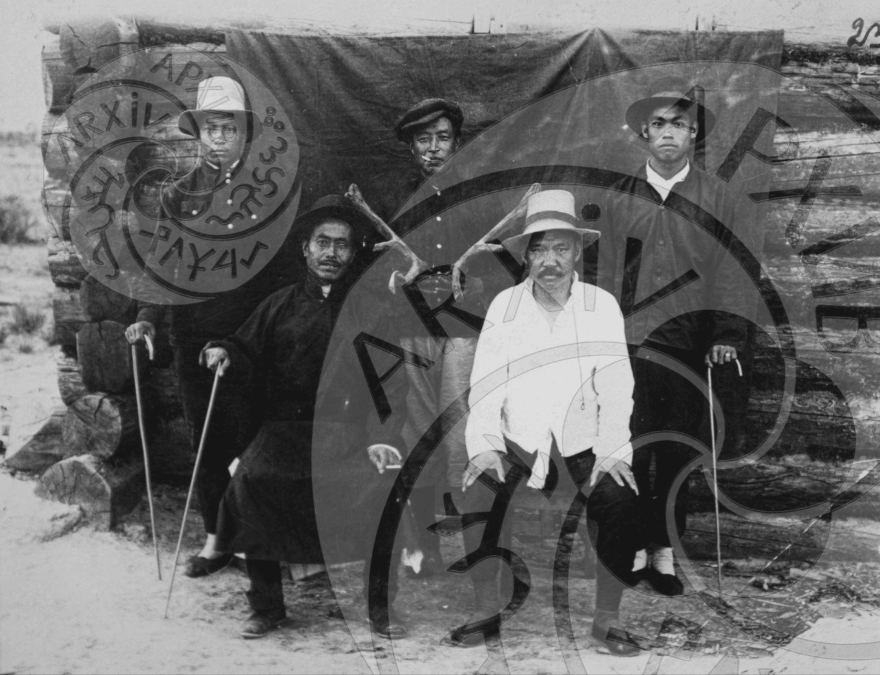 Photo 15. Chinese traders in the settlement of Bai-Khaak, Tandinsky District (Khoshun). 1920s-1930s.